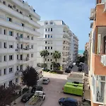 Orange Apartmán Golem (Tirana)