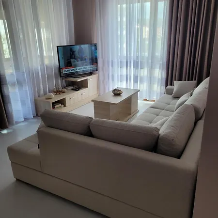 Apartament Orange Golem (Tirana)