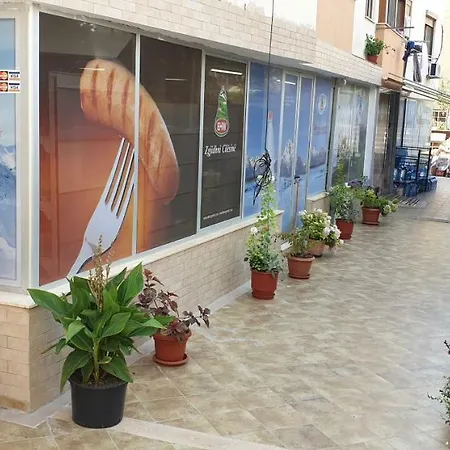 Orange Apartament Golem (Tirana)