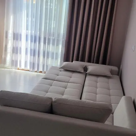 Orange Golem (Tirana)