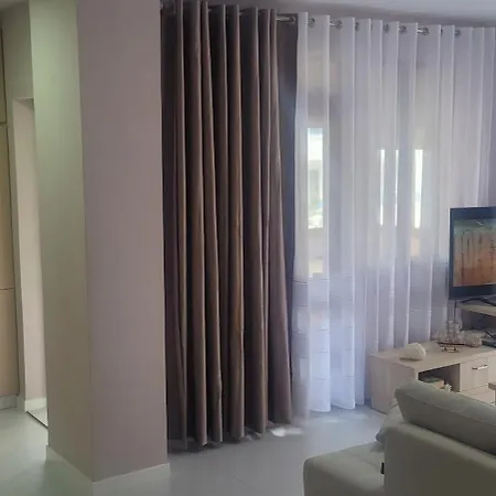Apartamento Orange Golem (Tirana)